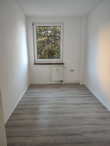 Alles Neu! 3 Raumwohnung mit Balkon ab 01.10.2024 ! - Foto 4