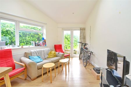 Monks Park Avenue, Horfield - Photo 2