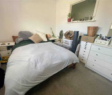 Sycamore Close, Poole, Dorset, BH17 - Photo 6