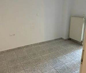 Studio/Γκαρσονιέρα για ενοικίαση Κουντουριώτη (Νεάπολη) - Photo 4