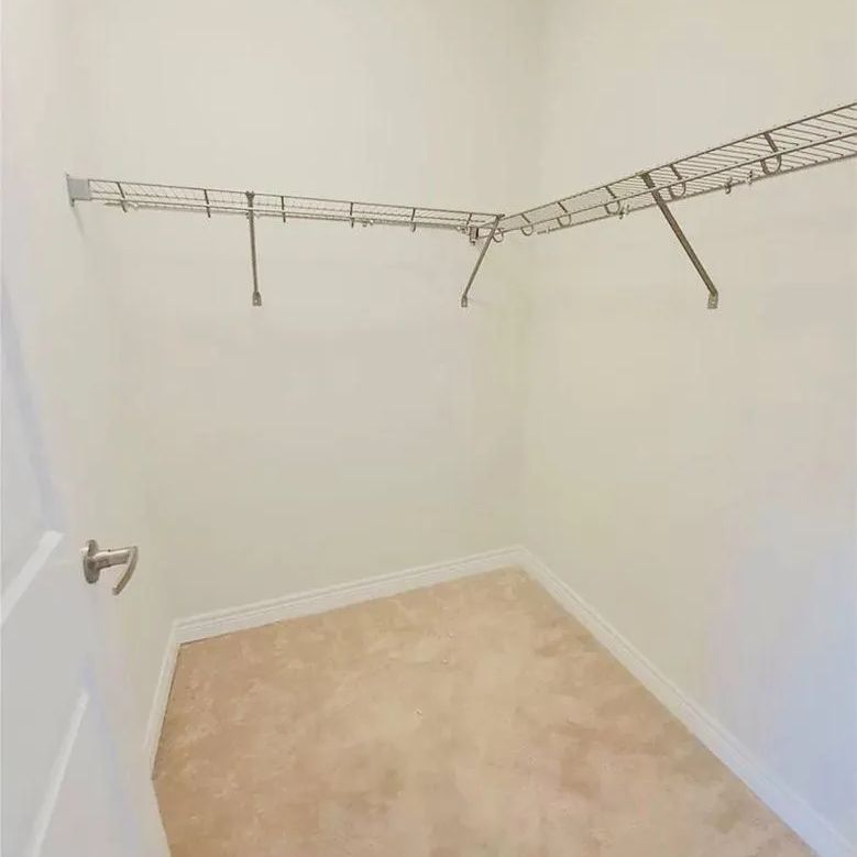Condo Townhouse For Lease | N9261620 - Photo 1