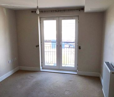Two Bedroom Two Bathroom Flat to Rent Next to Aylesbury Mainline Station - Photo 6