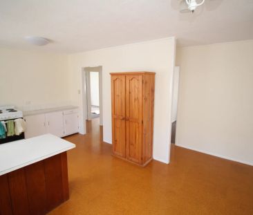 Convenient Central Location! - Photo 3