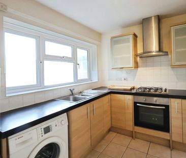 Flat to rent on - Photo 5