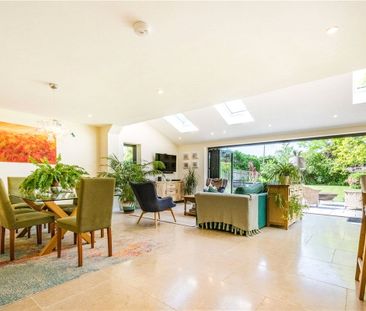 A bright and contemporary 6 bedroom family house in this popular vi... - Photo 1