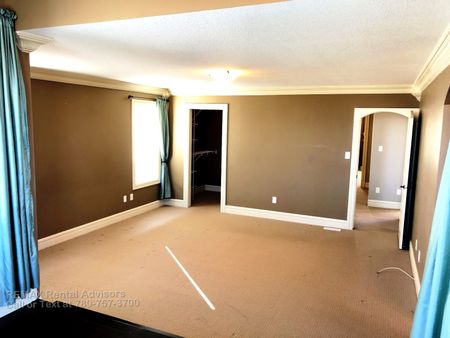 GORGEOUS 4 BED+DEN+BONUS ROOM HOUSE W/ DOUBLE ATTACHED GARAGE & BSMT IN COMMUNITY OF RUTHERFORD - Photo 3