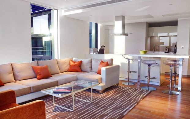 Three Quays Apartments, London, EC3R - Photo 1