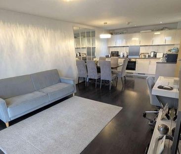 Woking, Surrey, GU22 - Photo 2