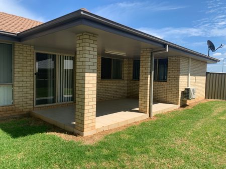 Family Home in Eastridge Estate - Photo 5