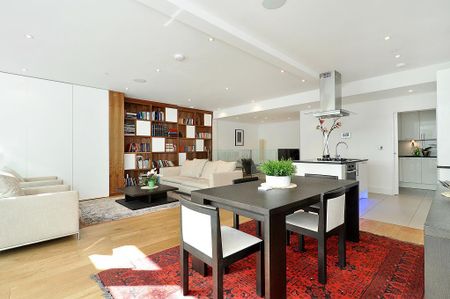 3 bedroom mews to rent - Photo 2