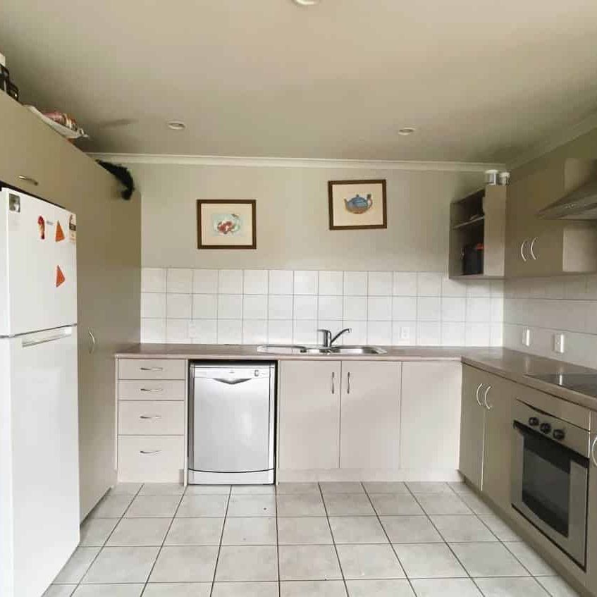 4 Bedroom House in Quiet Neighbourhood - Photo 1
