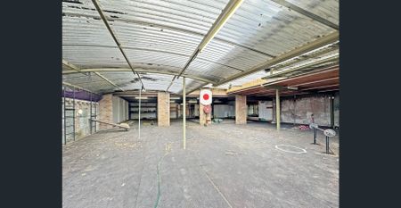 Discover Your New Family Home in the Heart of Croydon! - Photo 3