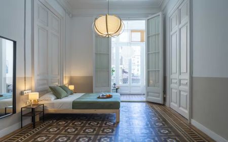 Carrer de Pau Claris, Barcelona, Catalonia 08010 - Photo 4