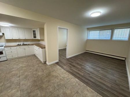 Lovely, Bright & Clean 1 Bedroom Condo (RP023) — Lovely, Bright & Clean 1 Bedroom Condo (RP023) - Photo 3