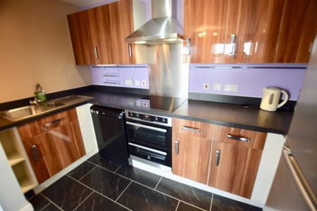 Monticello Way, Coventry - 3 Bedroom Apartment with Ensuite - Photo 2