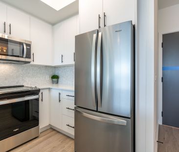 For Lease - 345 Wheat Boom Drive Unit# 906, Oakville, Ontario - Photo 2
