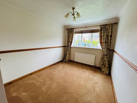 3 bedroom detached bungalow to rent - Photo 4
