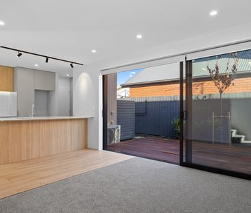 2 Bed As New Townhouse in Merivale/St Albans - Photo 2