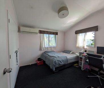 Sunny 3-bedroom townhouse Ellerslie - Photo 5