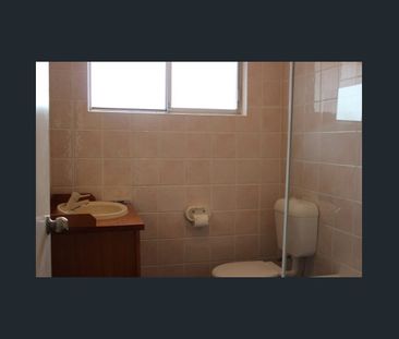 DON'T MISS THIS - 3BR close to the city - this long weekend! - Photo 2