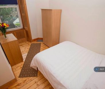 4 bedroom flat to rent - Photo 5