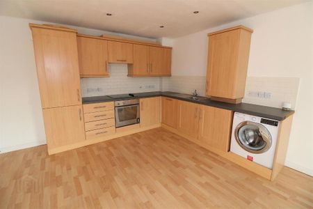 28 Mayfield High Street, Newtownabbey, BT36 7WU - Photo 2