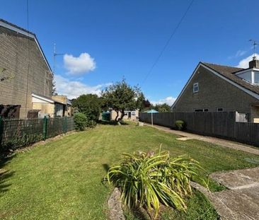 2 bedroom semi-detached bungalow to rent - Photo 2