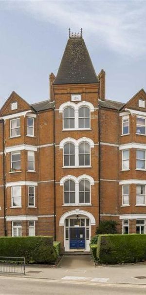 3 Bedroom Flat To Rent - Photo 1