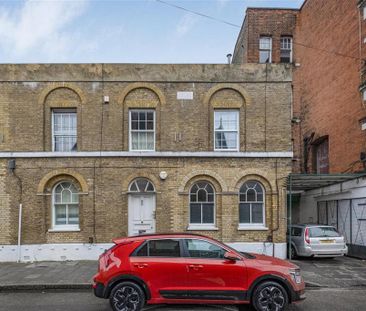 3 bedroom flat to rent - Photo 2