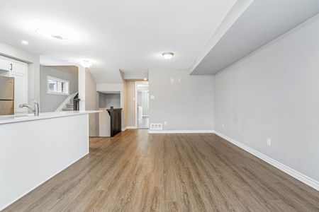 For Lease - 635 Makwa Private, Manor Park - Cardinal Glen and Area, Ontario - Photo 3