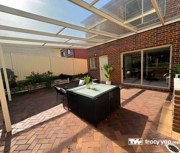Spacious 4-Bedroom Family Duplex in Prime Marsfield Location - Photo 5