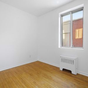 3 CH - 1 SDB - Montréal - $1,800 /mo - Photo 3