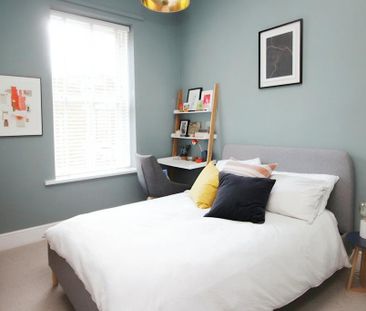 2 bedroom terraced house to rent - Photo 2