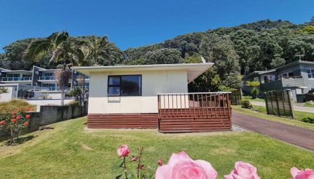 Coastal Living on Pohutukawa Ave - 2 Bedroom Home just Steps from the Beach! - Photo 4