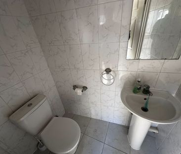 High street, Gosport - Photo 3