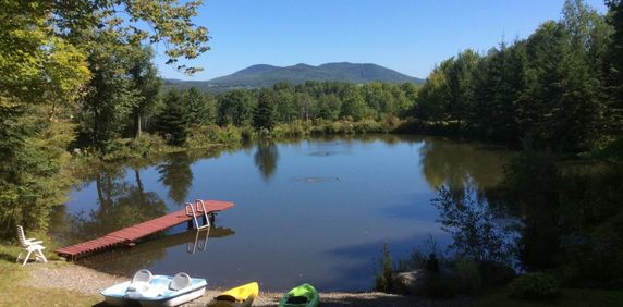 Chalet à louer Estrie situé sur domaine privé (lac,kayak,bicycle,nature sauvage,etc.) Près Owl's Head, Jay Peak et lac Memphrémagog - Photo 2