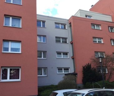 Große Balkonwohnung im Erdgeschoss! - Photo 1