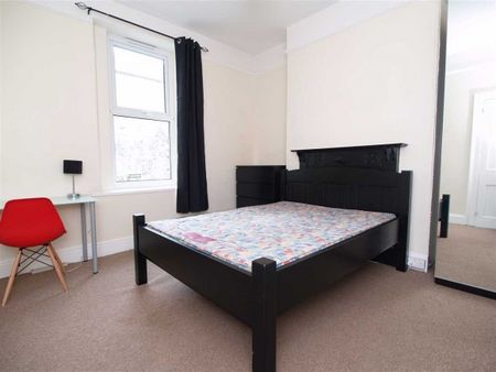 3 Bed - Laira Place, Plymouth - Photo 5