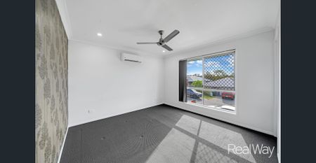 Contemporary 5 Bedroom Home with Dual Kitchens and Outdoor Entertaining with BBQ - Photo 3