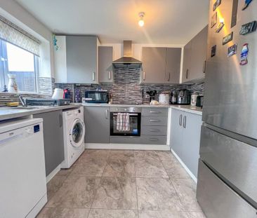 3 bedroom semi-detached house to rent - Photo 5