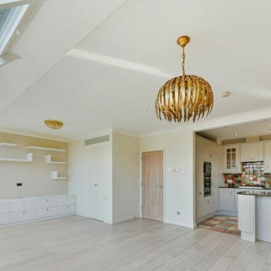 2 Bed Penthouse, Providence Square, SE1 - Photo 1