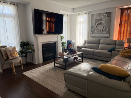 For Lease - 21 Kingsbury Trail, Barrie, Ontario - Photo 5