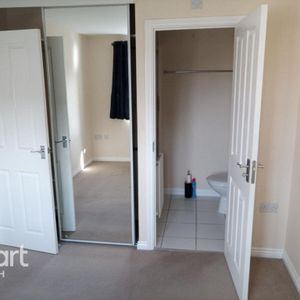 3 bedroom semi-detached house to rent - Photo 3