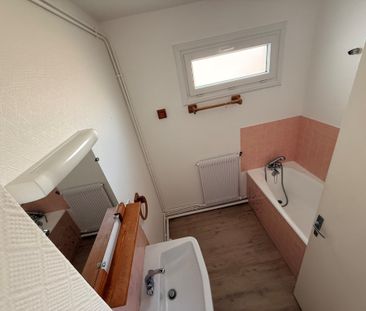 Location Appartement 2 pièces 50m² CHATELLERAULT 86100 - Photo 5