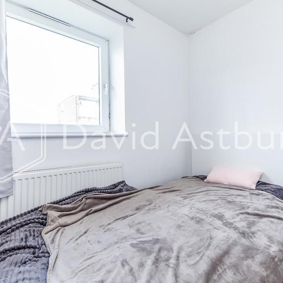 4 bedroom flat to rent - Photo 1