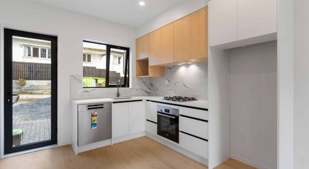 Modern Luxury - Unbeatable Location - Photo 5