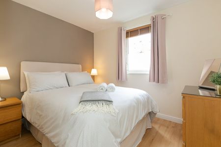 2 Bed Flat, Dicksonfield, EH7 - Photo 3