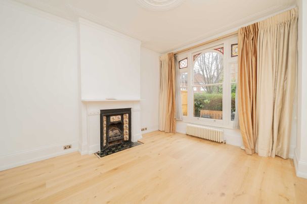 Bovingdon Road, SW6, London - Photo 1