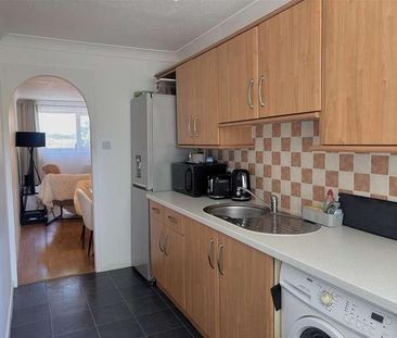 Hampden Close, North Weald, CM16 - Photo 6