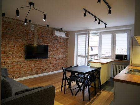 Mieszkanie w rynku, po generalnym remoncie, parking - Photo 3